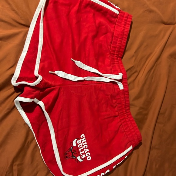 Chicago bulls shorts - Picture 2 of 5